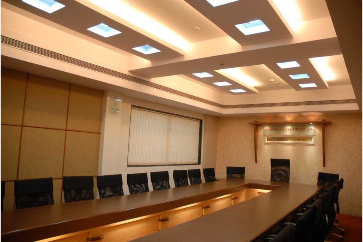 Office & Boardroom — Institutional